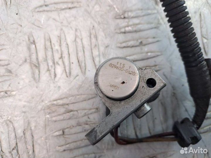 Датчик положения коленвала Volkswagen Passat (B3)