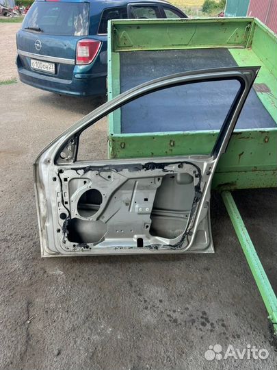 Дверь боковая передняя правая Ford Mondeo 3 седан