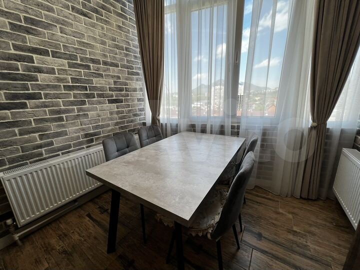 2-к. квартира, 65 м², 11/12 эт.