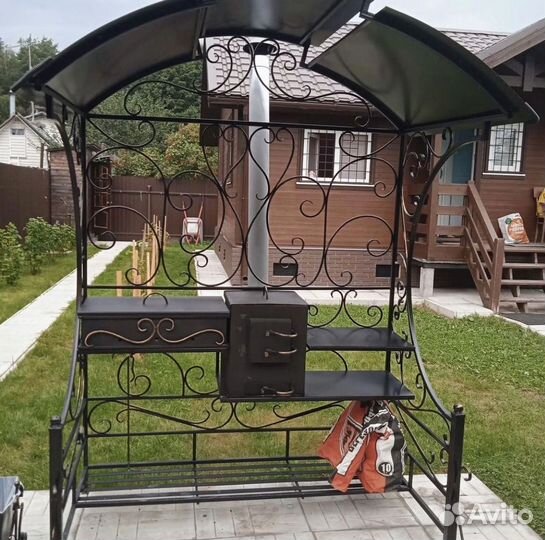 Мангал с крышей