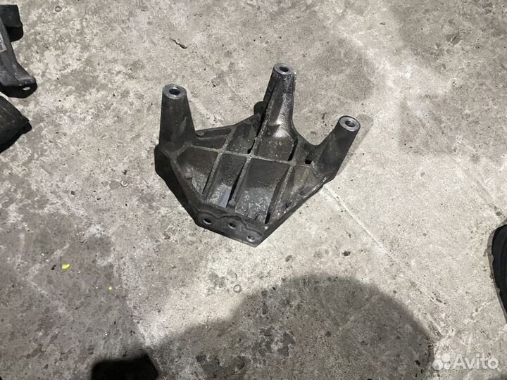 Кронштейн двигателя правый opel astra H z14xep