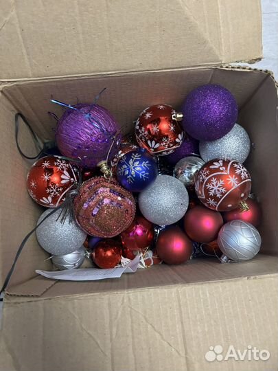 Ель искуственная с игрушками