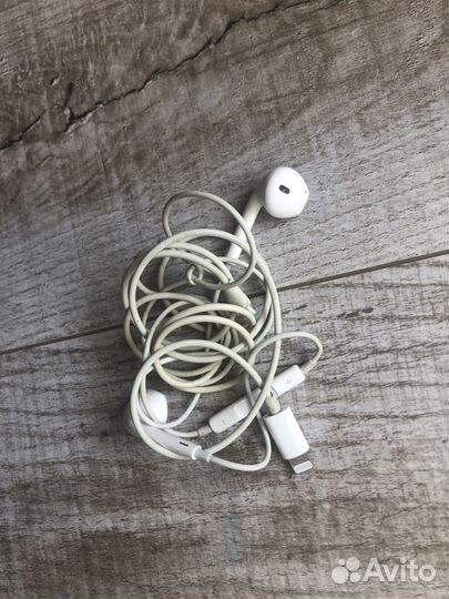 Наушники apple