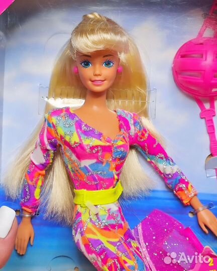 Hot Skatin Barbie Blonde 1994