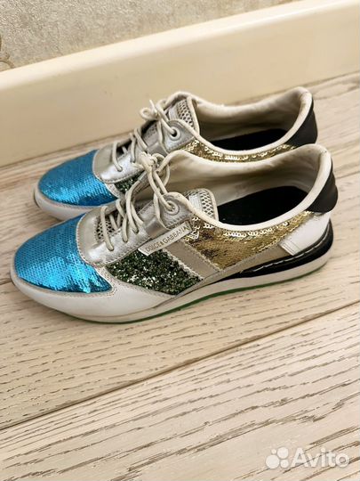 Кроссовки женские 36