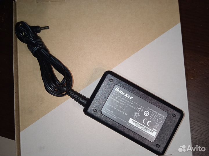 Блок питания/адаптер 9V/1A PAX/P90/S90