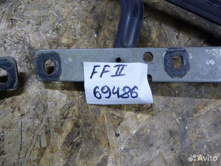 Петля крышки багажника Ford Focus II 2005-2008 (ко