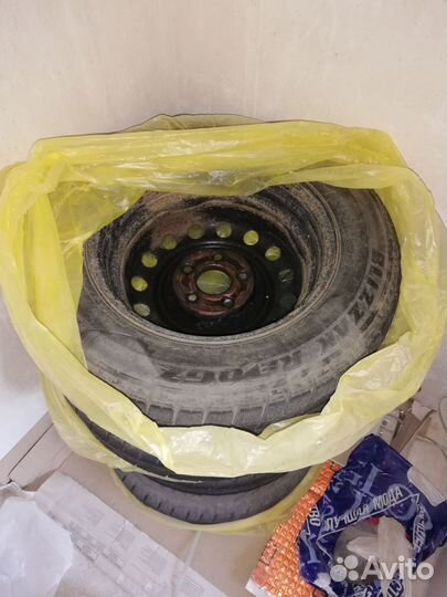 R15 Bridgestone Blizzak Revo GZ 195/65, PCD 5x114.3 DIA 67.1