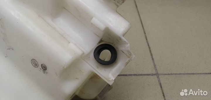 Бачок омывателя лобового стекла RAV 4 2013