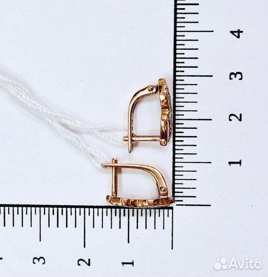 Золотые серьги с камнем