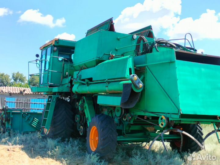 Комбайн Ростсельмаш Дон 1500А, 1991