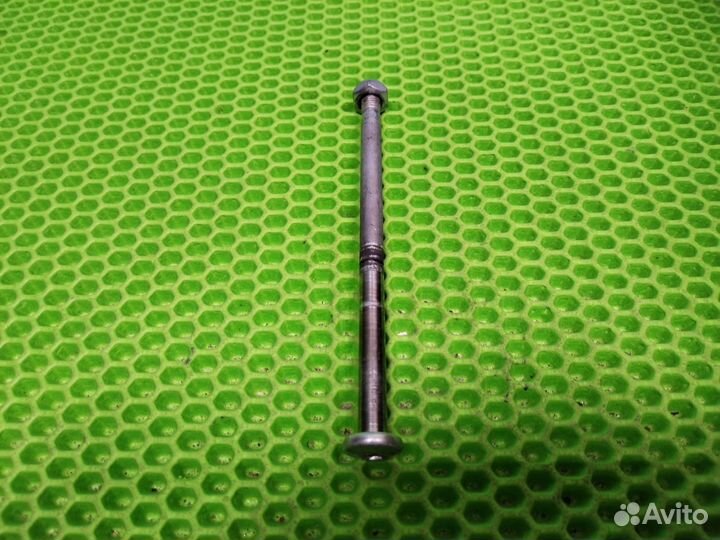 Ось колеса для 3х колесного велосипеда