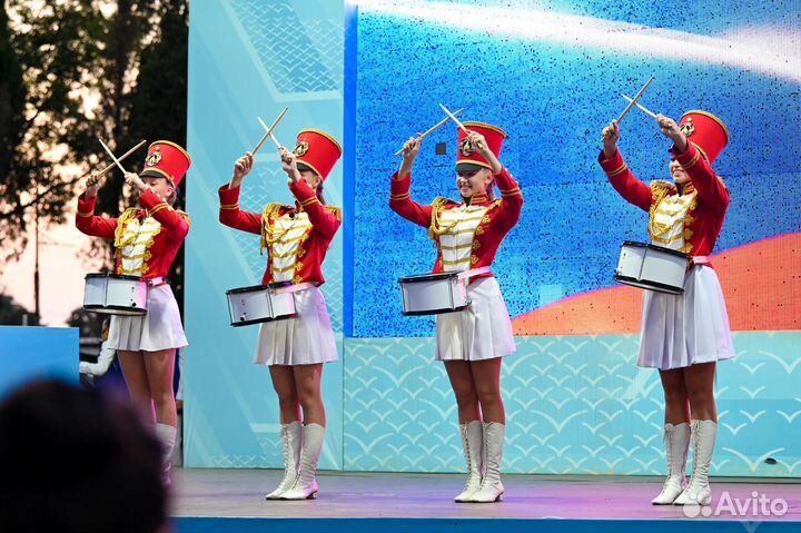 Барабанщицы. Мажоретки. Барабанщики