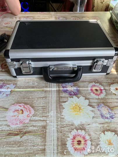 Студийный микрофон behringer b1