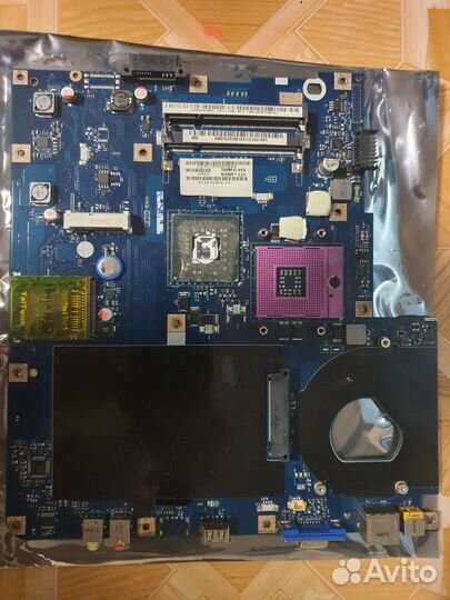 Материнская плата на запчасти