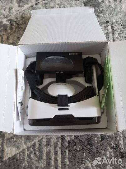 Очки виртуальной реальности для смартфонов BoboVR