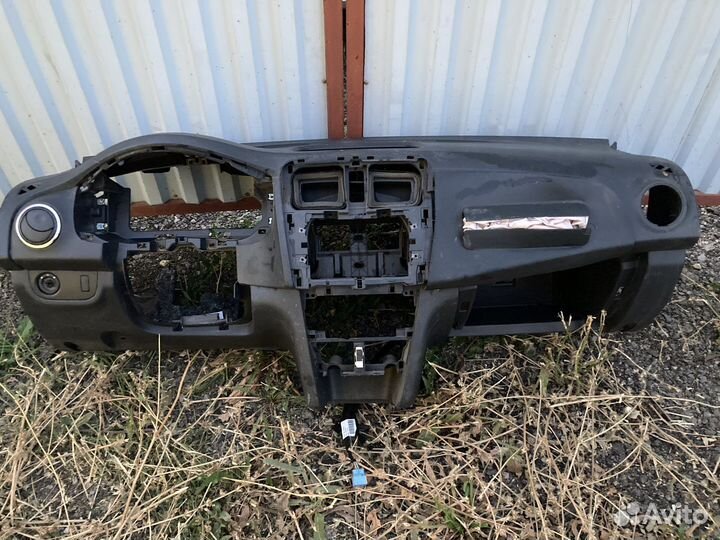 Торпедо renault sandero stepway