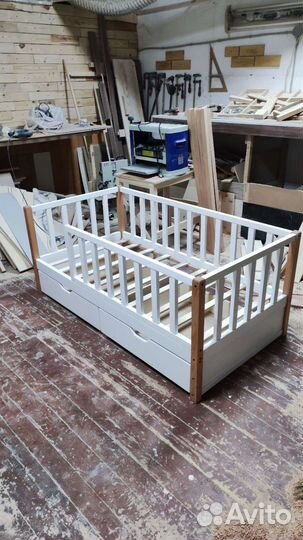 Детская кровать из массива бука