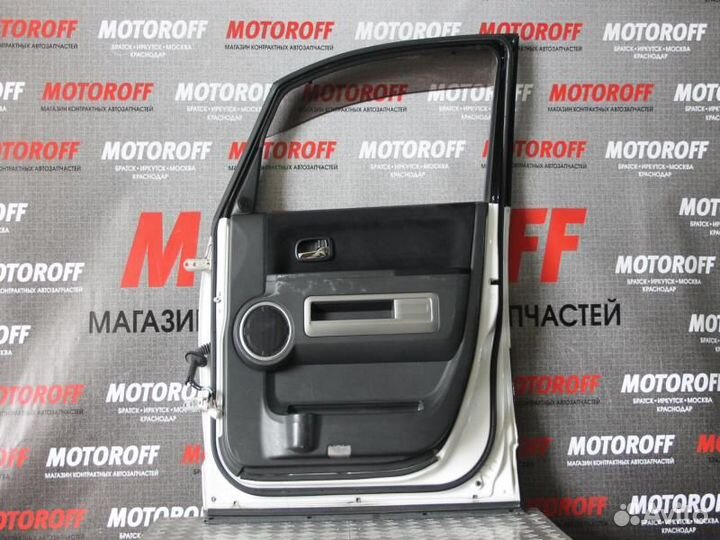 Дверь передняя правая Делика D5 CV5W светлая А816