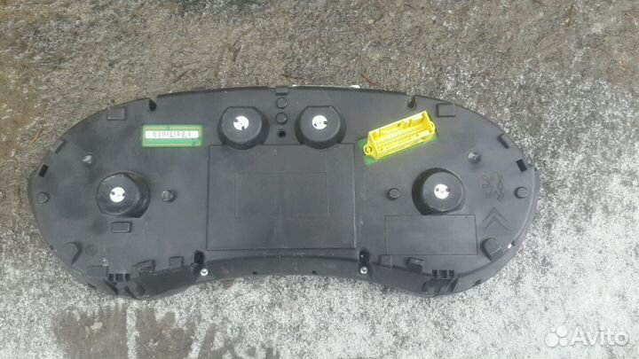 Peugeot 408 панель приборов