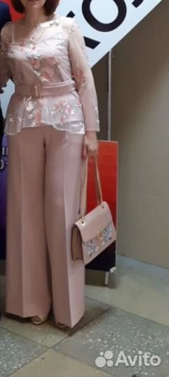 Костюм женский нарядный