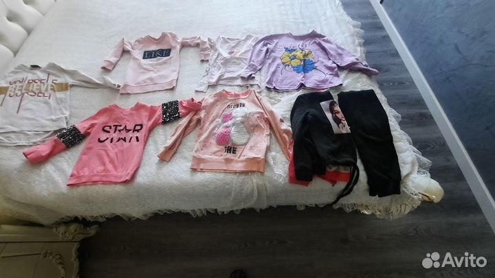 Продам кофточки на девочку 4-6 лет