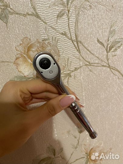 Ключ трещотка 1/4