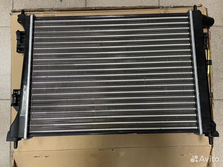 Радиатор озлаждения Solaris / Rio АКПП