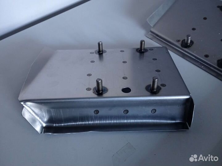 Площадка крепления реактивной тяги LADA Niva 2121