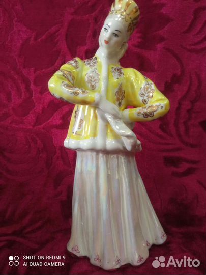 Фарфоровые статуэтки