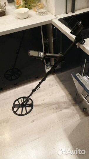 Металлоискатель Minelab Equinox 600