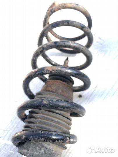 Стойка подвески передняя левая Mitsubishi Galant 7