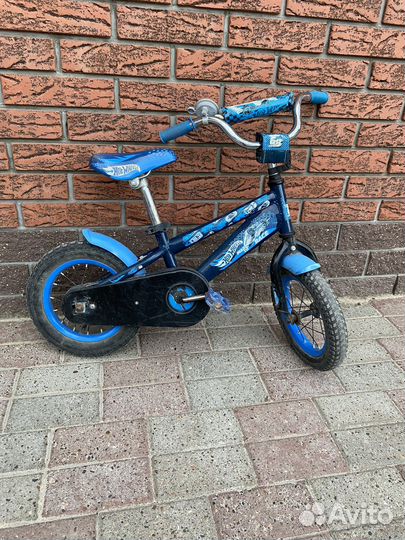 Детский велосипед четырехколесный 12