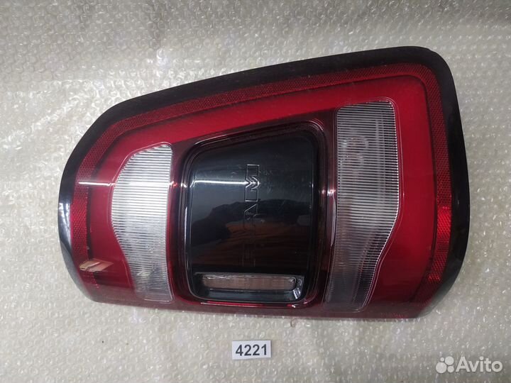 Фонарь задний правый