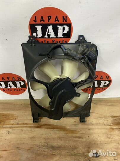 Вентилятор охлаждения правый Honda Civic 8 FD