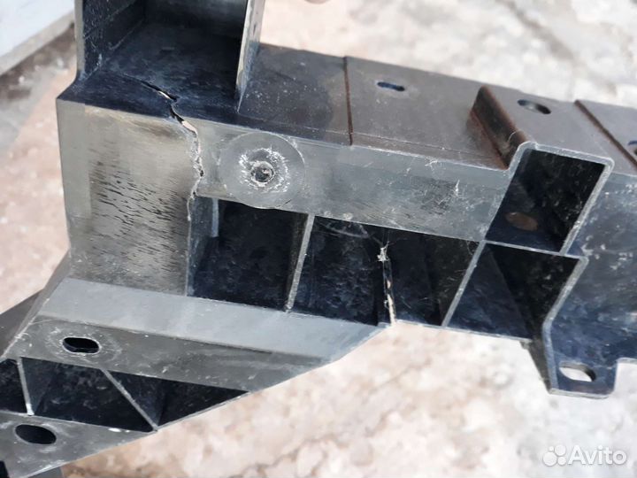 Хавал Джолион Рамка радиатора Haval Jolion gw4g15k