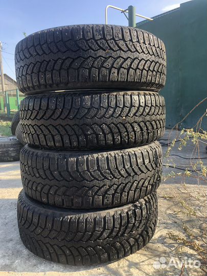 Bridgestone Blizzak Spike-01 185/60 R15