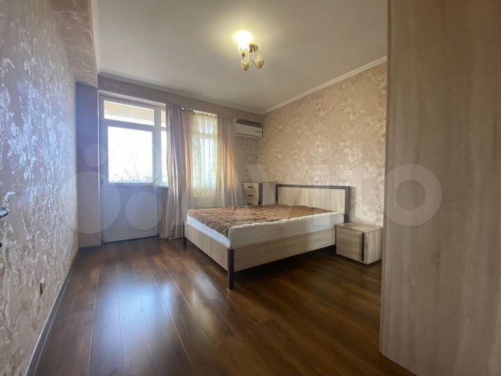 2-к. квартира, 70 м², 2/4 эт.