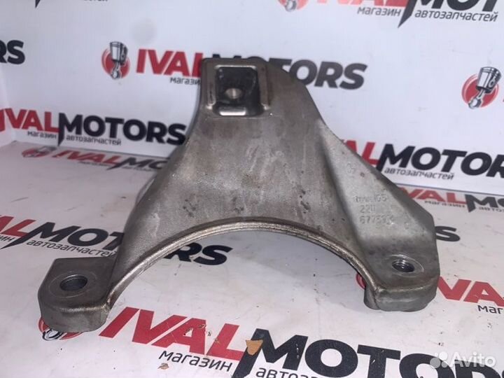 Кронштейн двигателя правый Bmw 5 F10 N52B30 2010