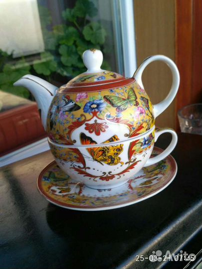 Чайник и чашка с блюдцем. также продам деревянные