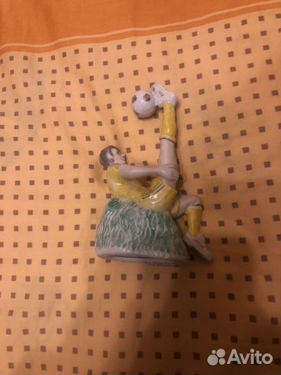 Статуэтка фарфор