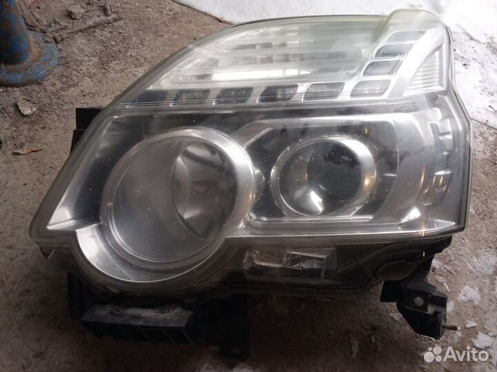 Фара левая