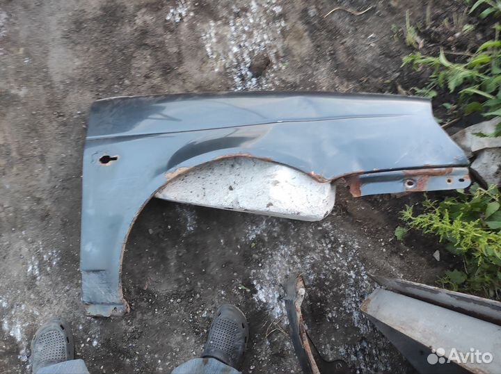 Передние крылья priora б/у