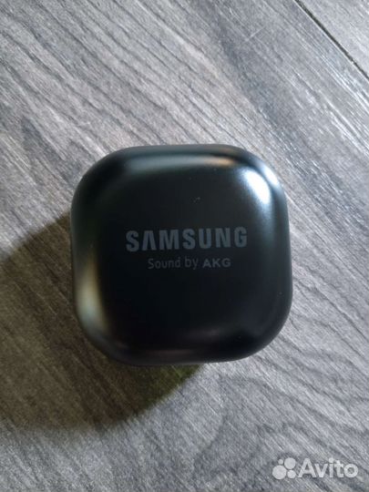 Беспроводные наушники Samsung Sound by AKG