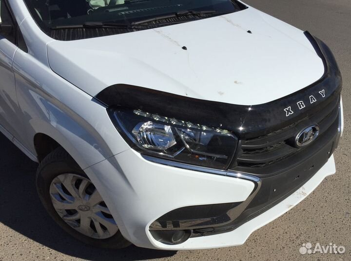 Дефлектор капота LADA X-ray