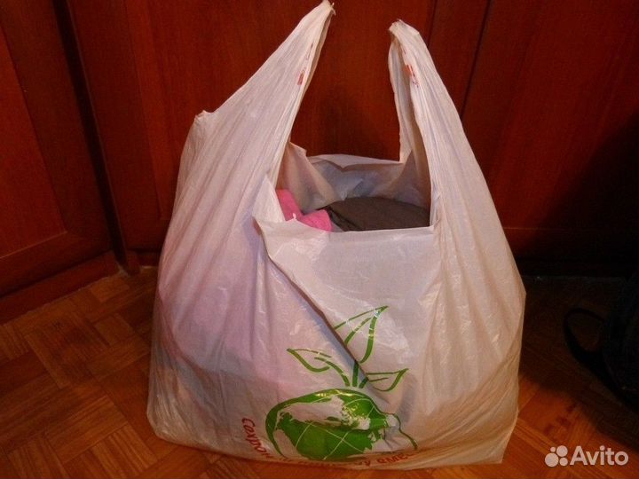 Пакет с женскими вещами