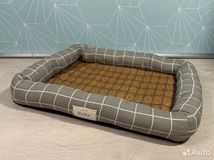 Лежанки и лотки для собак и кошек