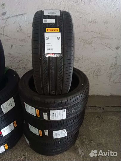 Pirelli Powergy 235/40 R18