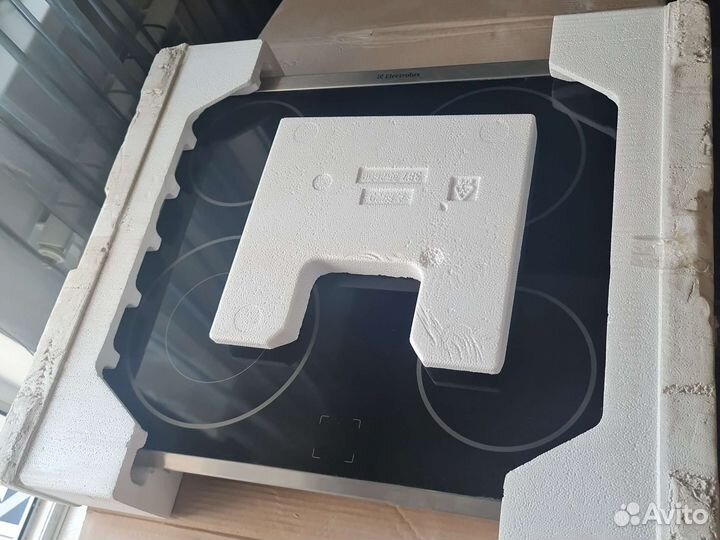 Абсолютно новая варочная панель Electrolux 60040x