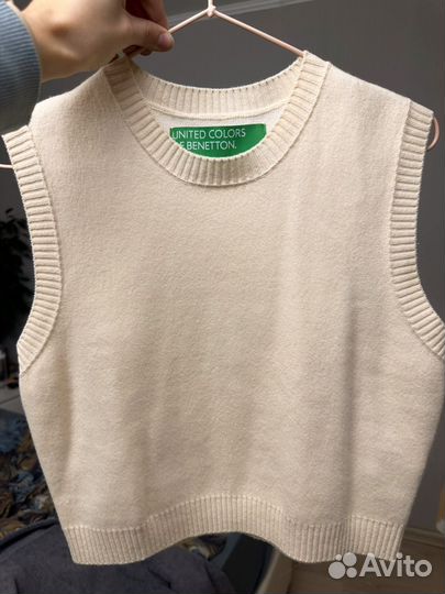 Шерстяная жилетка